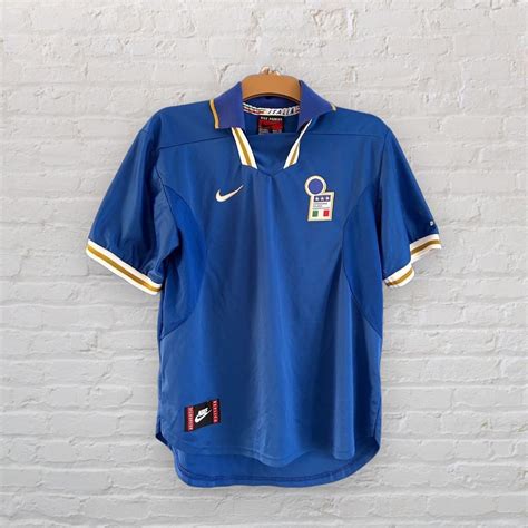 Italy Euro 96 home kit made by Nike Excellent... - Depop