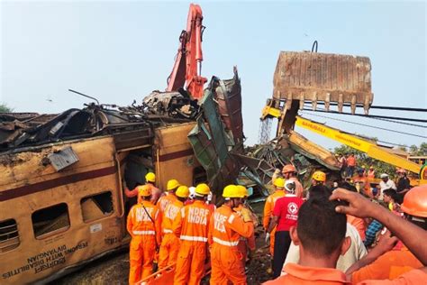 14 Penumpang Kereta Api India Maut Suara Sarawak