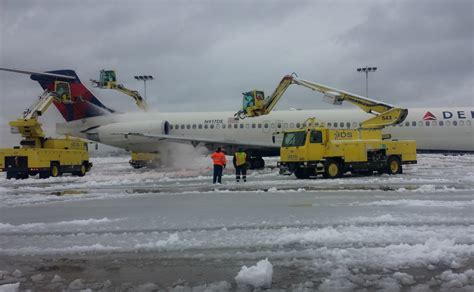 Reanudan vuelos tras el paso de Stella Aviación 21