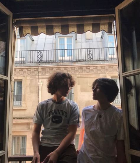 Pin By Repsaj On Cool Cute Gay Couples Gay Aesthetic Pose Reference