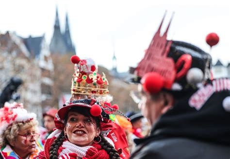 11 11 in Köln So feiert Kölle den Karnevalsstart besten Bilder