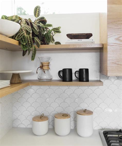 11 types of white kitchen splashback tiles | Style Curator