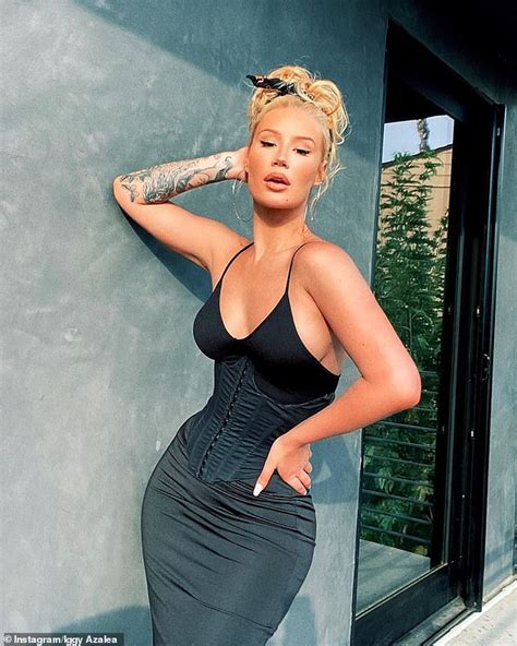 Iggy Azalea Flaunts Her Impossibly Tiny Waist After Giving Birth