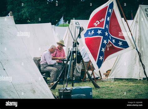 Confederate Soldiers Civil War Stock Photos & Confederate Soldiers ...