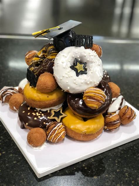 Graduation Donut Cake Graduation Party Desserts Graduation Desserts