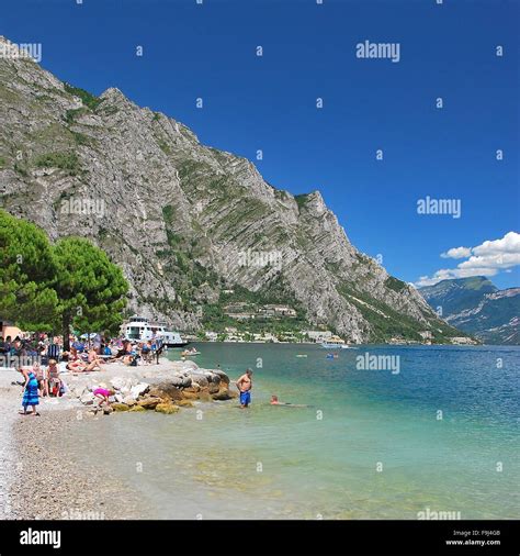 Lago Di Garda Beach Italy Stock Photos & Lago Di Garda Beach Italy Stock Images - Page 3 - Alamy