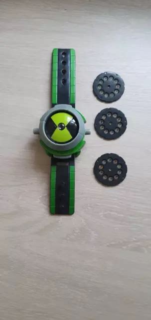 BEN 10 ALIEN Force Omnitrix Illuminator Projector Toy Watch With 3