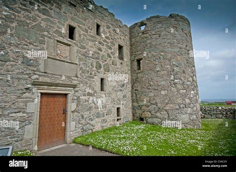 Muness Castle Isle Of Unst Shetland Scotland Sco 7524 Stock Photo