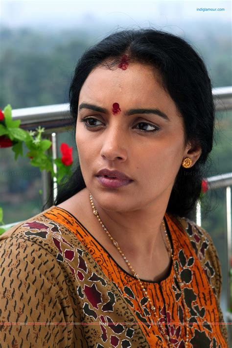 Swetha Menon Actress Hd Photos Images Pics And Stills Indiglamour