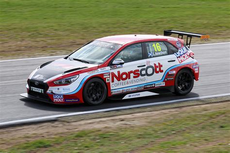 Callum Newsham Starts His Third TCR UK Season With His First Pole