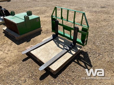 John Deere Pallet Forks