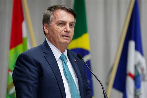 Presidente Bolsonaro Faz Declara O Na O E Caminhoneiros Liberam