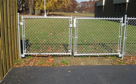 install chain link fence gate : Gate Repair Tips