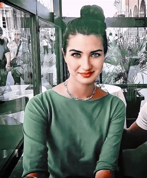 Tuba Büyüküstün 💫 Ru Tubabustunlover Posted On Instagram “ç𝙞ç𝙚𝙠 🌺💚