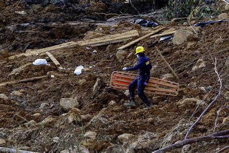 Aumenta para 36 o número de mortos após deslizamento na Colômbia