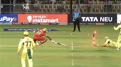 Ipl 2022 40 Year Old Superman Ms Dhoni Scattered Bhanuka Rajapaksa