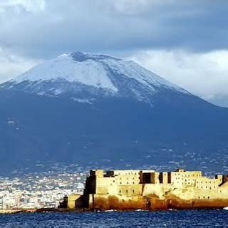 Maltempo Napoli L Incanto Della Neve A Pompei Cima Del Vesuvio