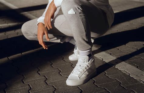 How To Style White Trainers: Comfort and Style