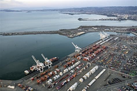 Port of Oakland advances green initiatives - Port Technology International