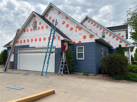 What To Expect During A Vinyl Siding Replacement Project