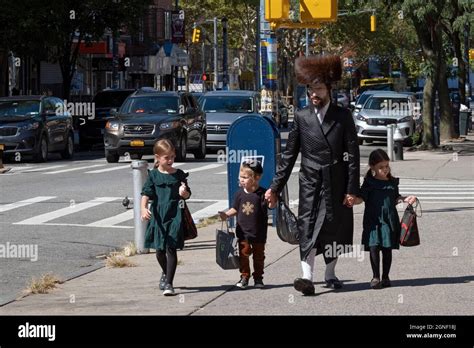 Children hasidic Fotos und Bildmaterial in hoher Auflösung Alamy