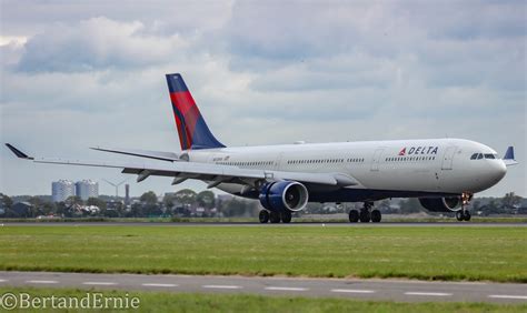 N Nw Delta Air Lines Airbus A Dal From Portlan Flickr