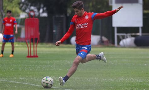 Está Lesionado Isaac Brizuela Y Es Baja Para El Debut De Chivas