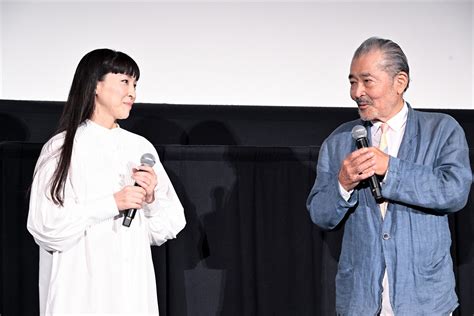 （写真）藤竜也、82歳を目前にした舞台挨拶は「贅沢の極み」 娘役の麻生久美子らが祝福 映画 ニュース ｜クランクイン！