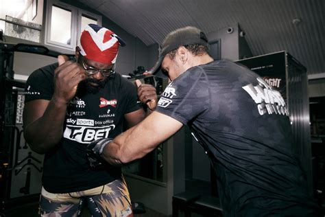 Photos: Derek Chisora Finishes Up Camp For Oleksandr Usyk Fight