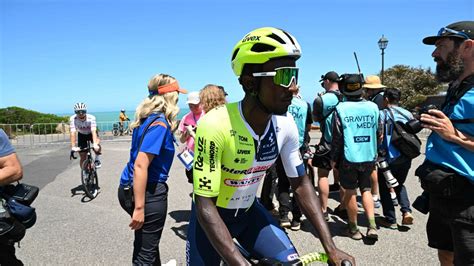 Biniam Girmay y Louis Meintjes lideran al Intermarché en el Tour de