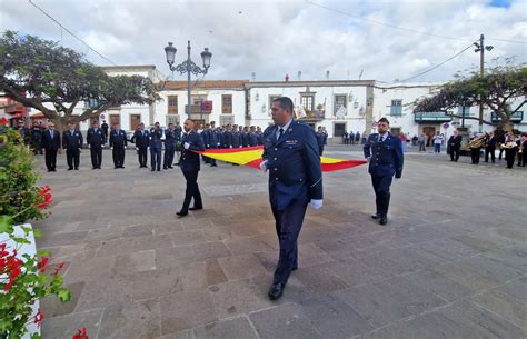 EL EJÉRCITO DEL AIRE IZA LA BANDERA NACIONAL EN SAN JUAN PARA