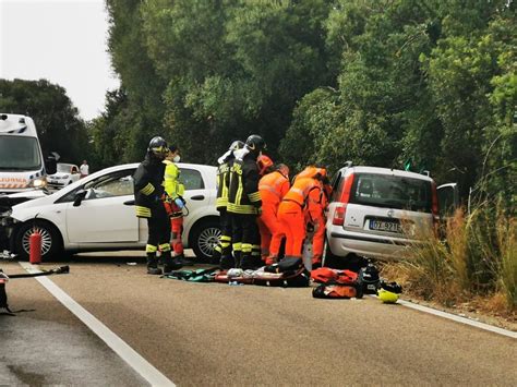 Violento Scontro Fra Due Auto All Altezza Del Golfo Di Cugnana Grave