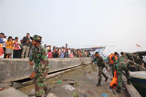 PENCARIAN HELIKOPTER HILANG KONTAK ANTARA Foto