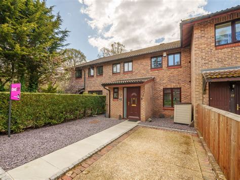 2 Bed Terraced House For Sale In Bere Road Bracknell Berkshire Rg12