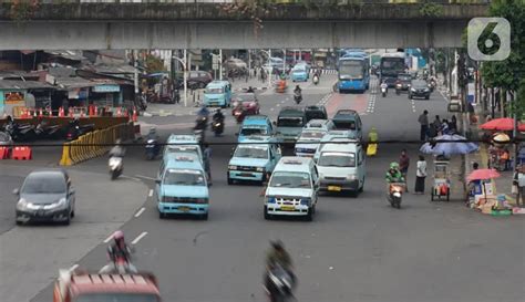 Foto Psbb Jakarta Jumlah Penumpang Angkutan Umum Turun Foto