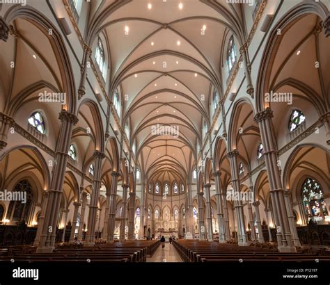 Pittsburgh cathedral hi-res stock photography and images - Alamy