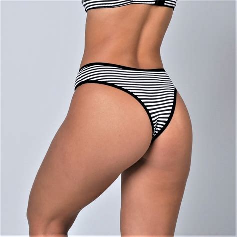 Calcinha Fio Poliamida Listras Viés Branco Ilumine Lingerie