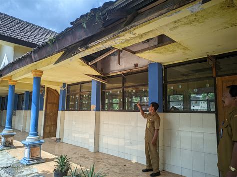 Gedung Sekolah Rusak Setahun Lebih Menanti Renovasi Inspirasi