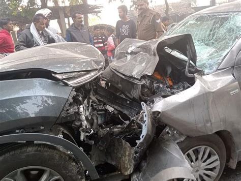 Fierce Collision Between Xuv And Swift Dzire Two Youths Riding Swift