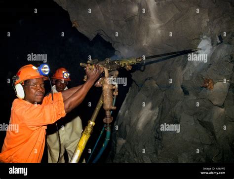 L Afrique Du Sud De Beers Diamond Mine De Diamants Kimberly Miner Photo