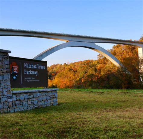 Fall Foliage on the Scenic Natchez Trace Parkway – Natchez Trace Compact