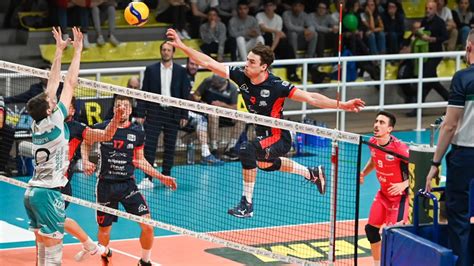 Play Off A Bergamo Espugna Cant In Tre Set E Raggiunge Vibo In