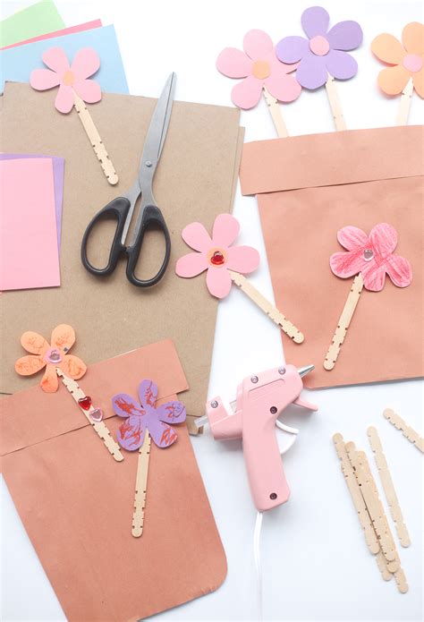 Construction Paper Craft 35 Easy Crafts For Adults ⋆