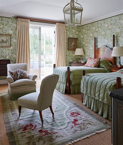 Green Floral Bedroom Decor Inspiration from the Interior Designers at F ...