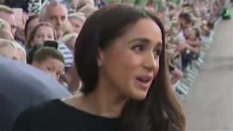 El momento más incómodo de Meghan Cómo la duquesa luchó con sus