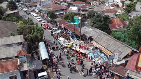 Korban Tabrakan Beruntun Di Puncak Bertambah Kini Total Orang