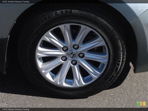 2005 Honda Odyssey Touring Wheel And Tire Photo 59603952