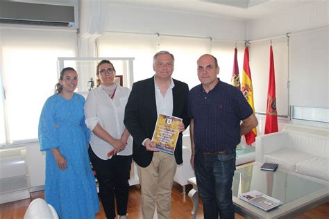 El Alcalde De Ciudad Real Recibe A La Hermandad De Las Palmas Con