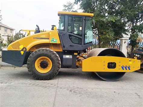 Xs J Ton Earth Roller Compactor Asphalt Road Roller China Road