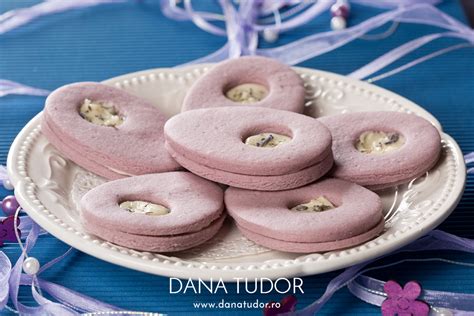 Biscuiti Linzer Cu Lavanda Si Ciocolata Alba Dana Tudor Love To Cook